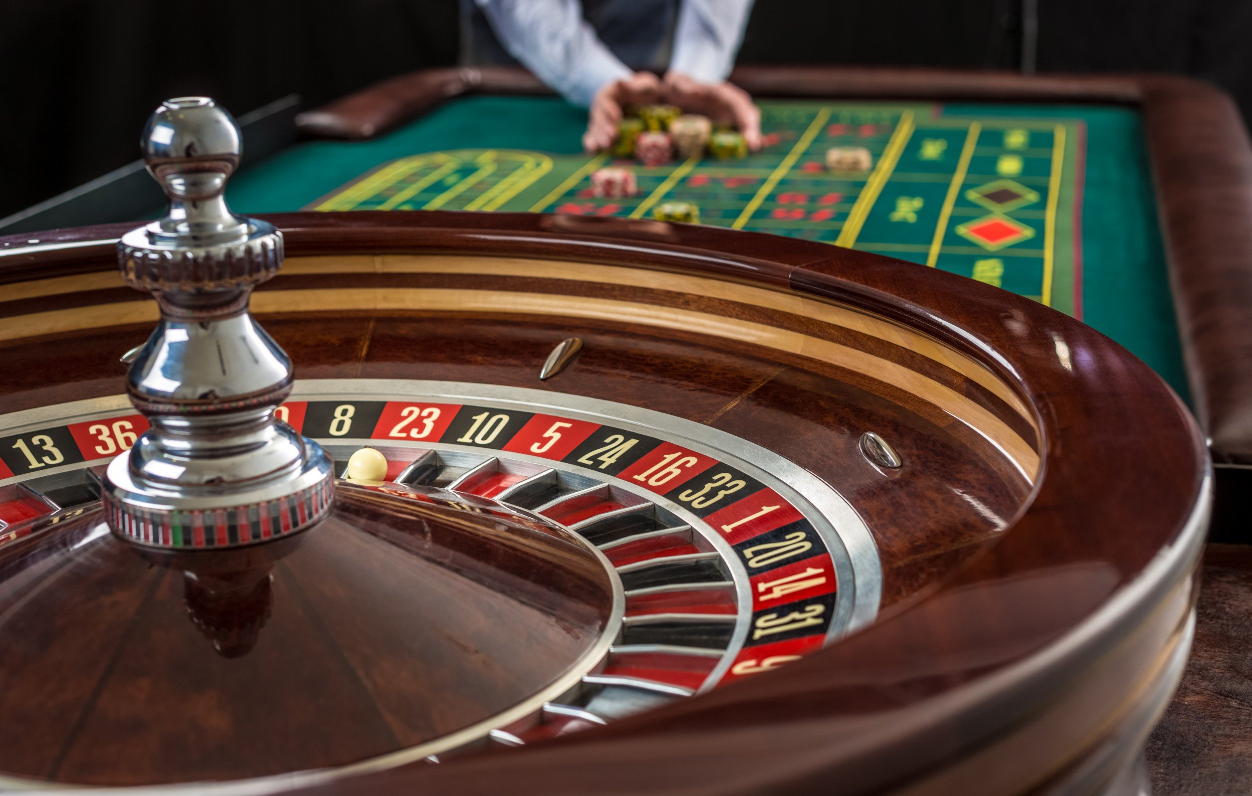 foxy အွန်လိုင်း ကတ်ဂိမ်းများ — Baccarat နှင့် Poker ကစားနည်းများ